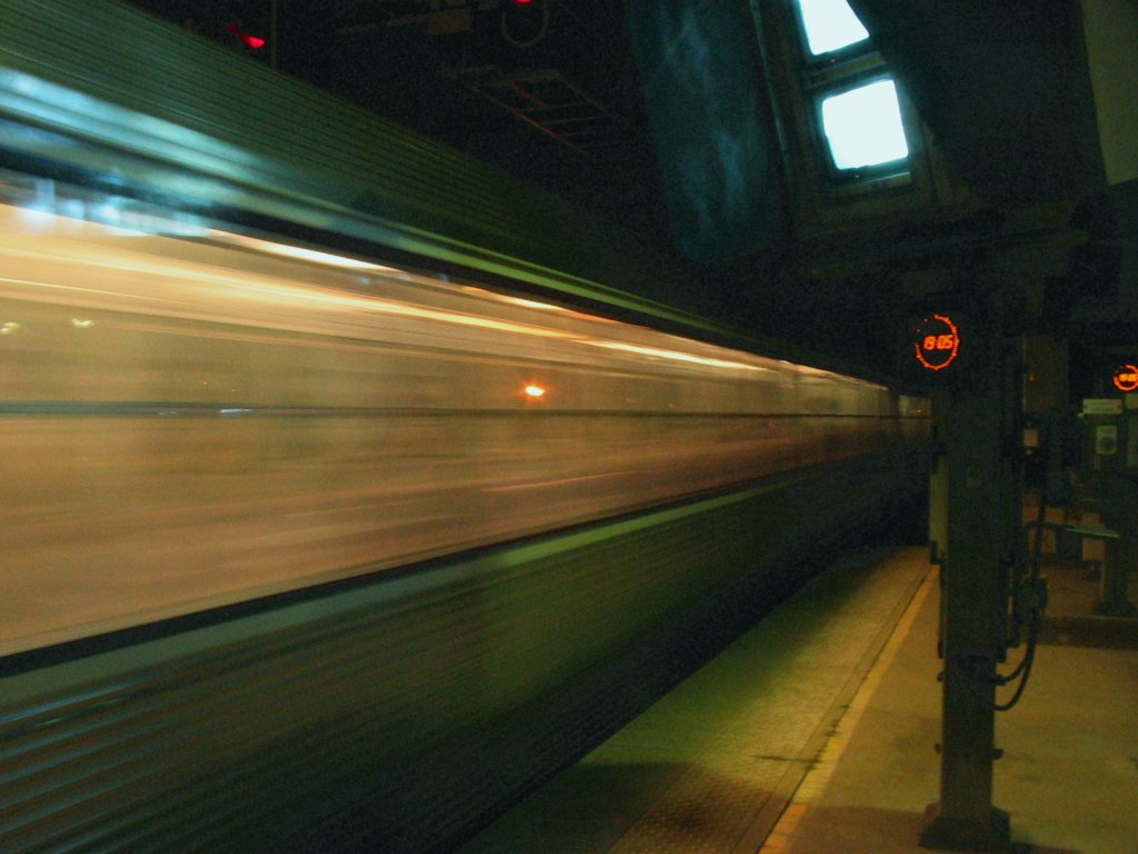 Train en mouvement flouté